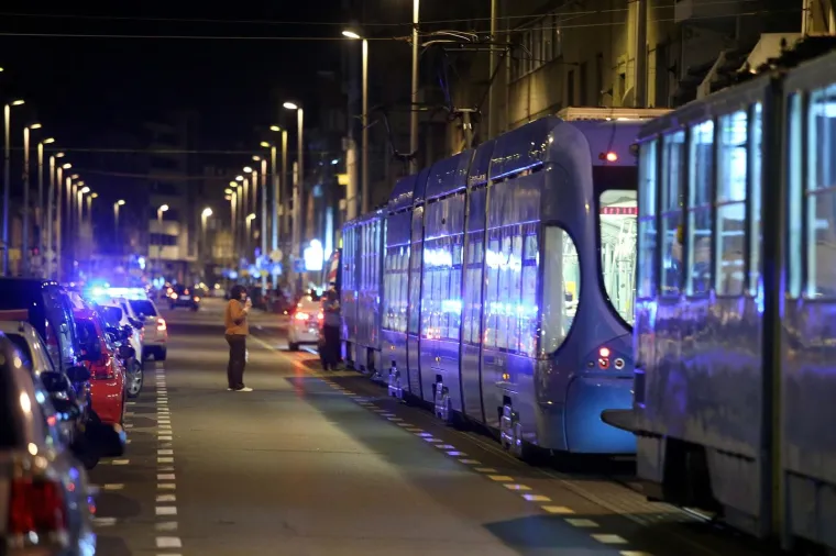Sudar dva tramvaja i automobila na Tratinskoj: ima ozlijeđenih ljudi