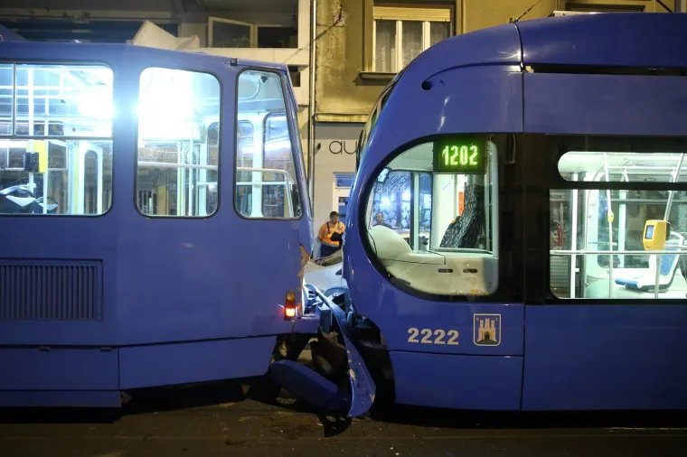 Sudar dva tramvaja i automobila na Tratinskoj: ima ozlijeđenih ljudi