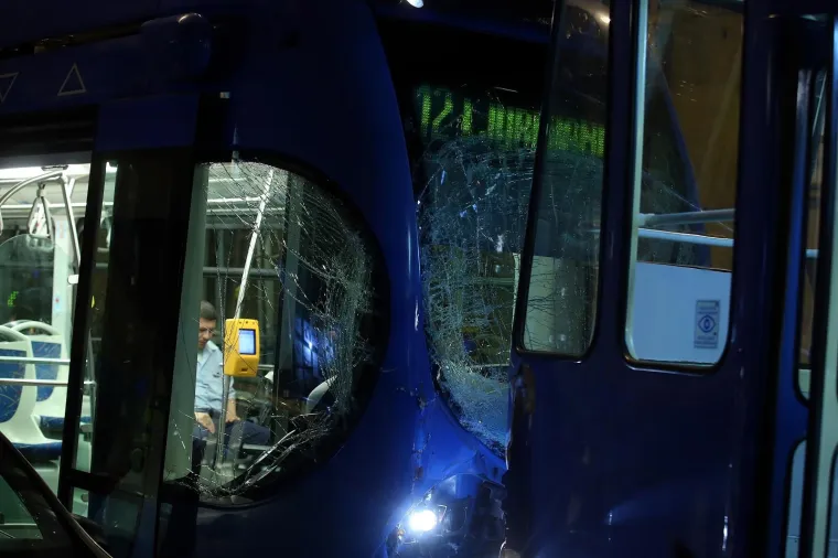 Sudar dva tramvaja i automobila na Tratinskoj: ima ozlijeđenih ljudi