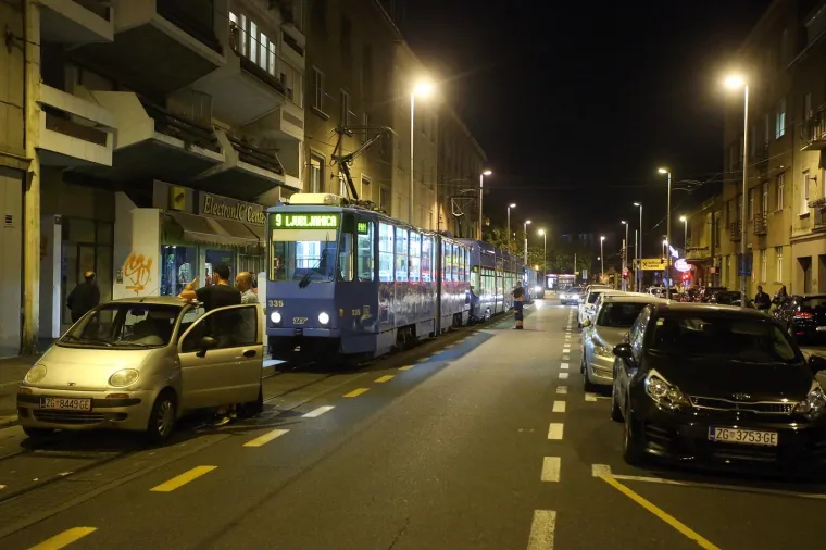 Sudar dva tramvaja i automobila na Tratinskoj: ima ozlijeđenih ljudi