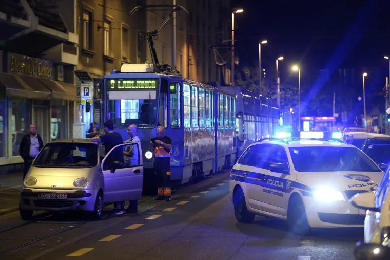 Sudar dva tramvaja i automobila na Tratinskoj: ima ozlijeđenih ljudi