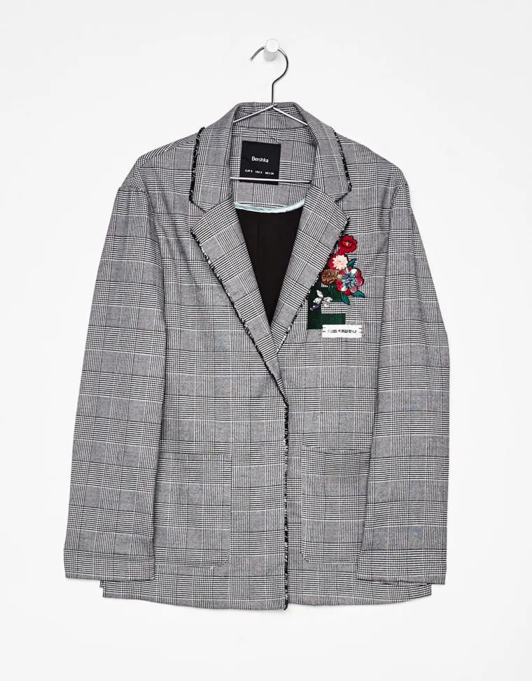 Karirani blazer sa zakrpom, Bershka, 299,90 kuna