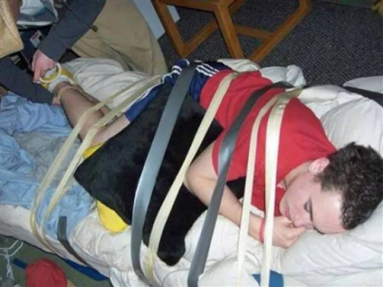 JESTE LI IKAD BILI OVAKO PIJANI? Imamo osjećaj da im ovo nije prvi put da misle: 'Vi&scaron;e nikad neću piti'