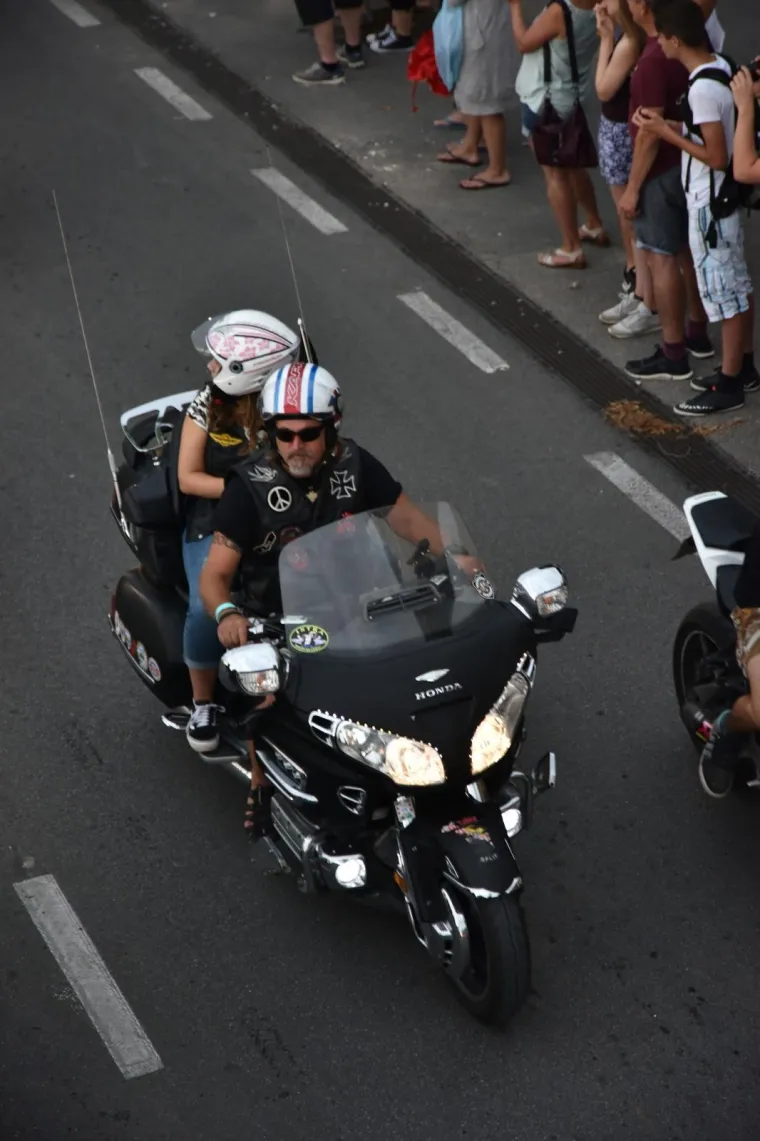 Nekoliko tisuća motora protutnjalo je Pulom u sklopu 23. Croatia Bike Weeka. Croatia Bike Week, u organizaciji moto kluba Twin Horn MC, od srijede se održava na Vallelungi.