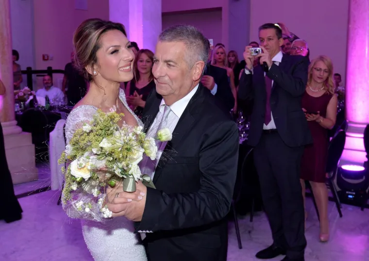 IVICA PROPADALO OŽENIO 28 GODINA MLAĐU BEOGRAĐANKU: Evo kako je izgledao njihov rokerski tulum u Mimari