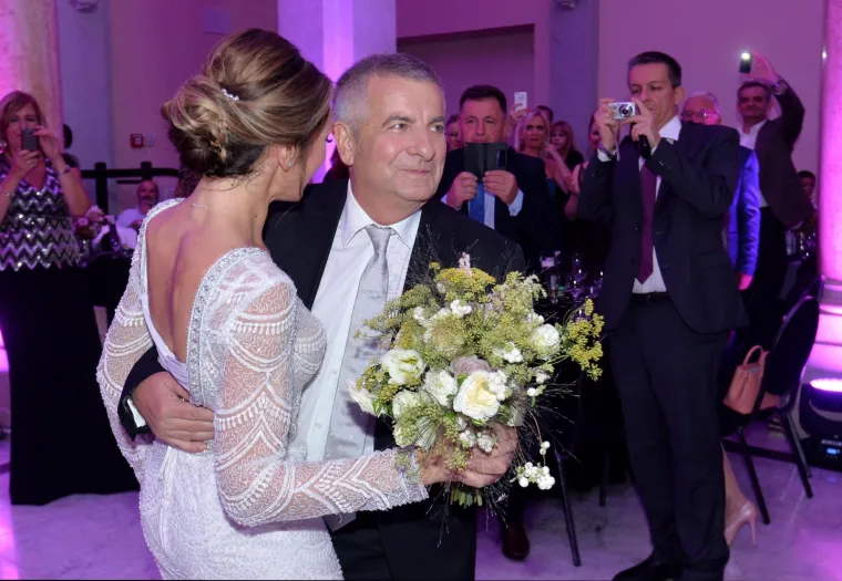 IVICA PROPADALO OŽENIO 28 GODINA MLAĐU BEOGRAĐANKU: Evo kako je izgledao njihov rokerski tulum u Mimari