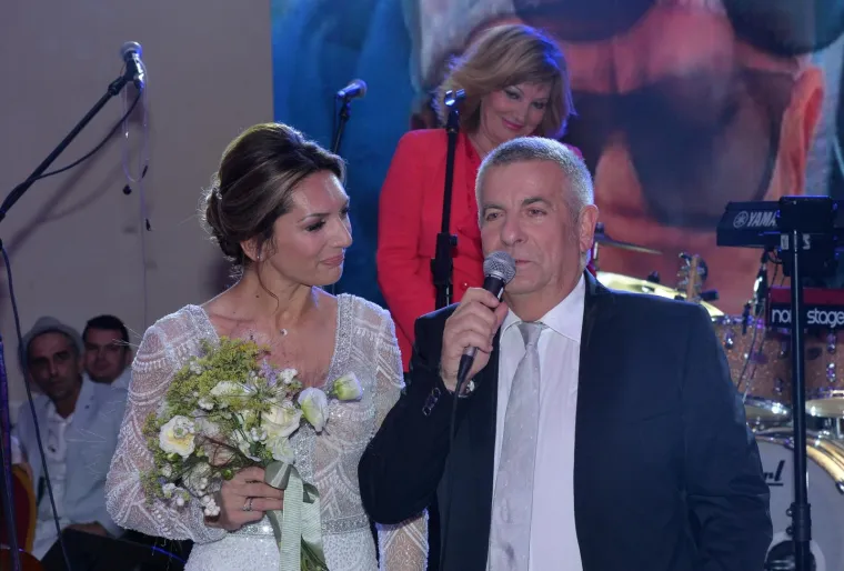 IVICA PROPADALO OŽENIO 28 GODINA MLAĐU BEOGRAĐANKU: Evo kako je izgledao njihov rokerski tulum u Mimari