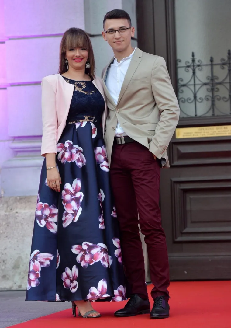 IVICA PROPADALO OŽENIO 28 GODINA MLAĐU BEOGRAĐANKU: Evo kako je izgledao njihov rokerski tulum u Mimari