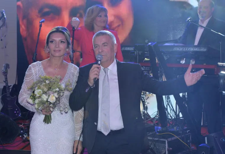 IVICA PROPADALO OŽENIO 28 GODINA MLAĐU BEOGRAĐANKU: Evo kako je izgledao njihov rokerski tulum u Mimari