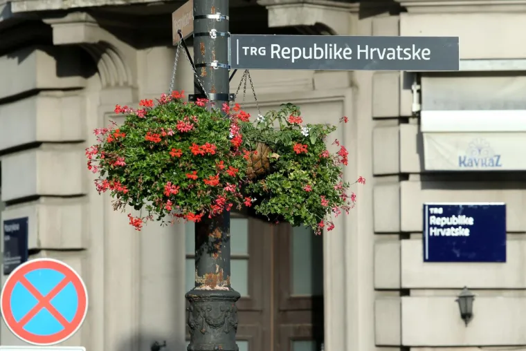 Na Trgu maršala Tita postavljene table s novim nazivom