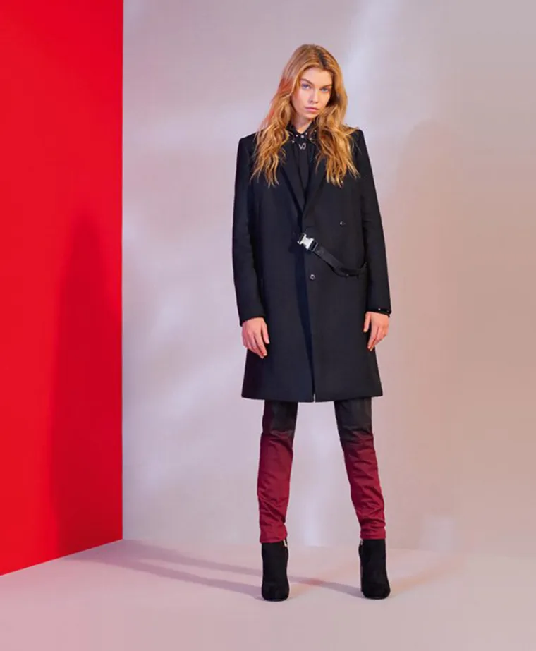 Snažna poruka ljubavi, jednakosti i emancipacije u novoj kampanji Versace Jeansa