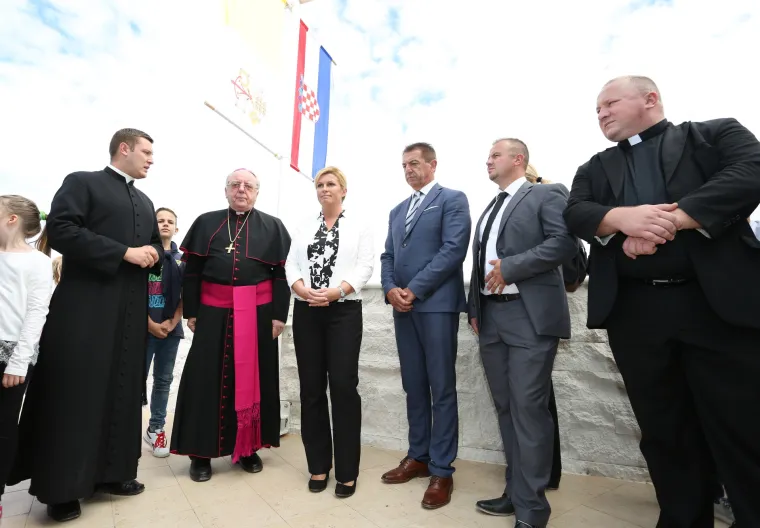 Predsjednica u posjeti ličkim gradovima i općinama