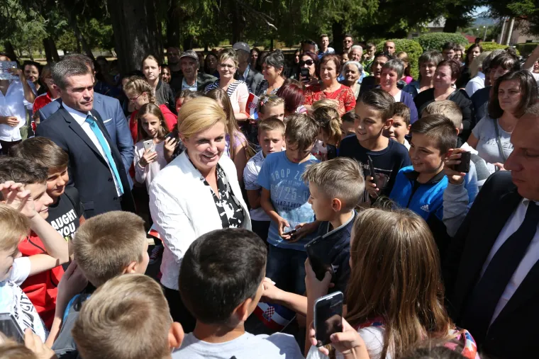 Predsjednica u posjeti ličkim gradovima i općinama
