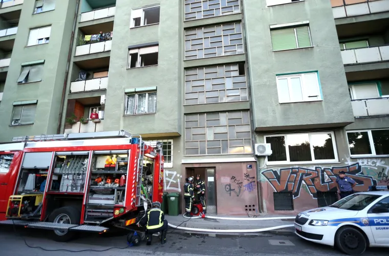 Vatrogasci ugasili požar koji je izbio u zgradi u ulici Josipa Hanu&scaron;a