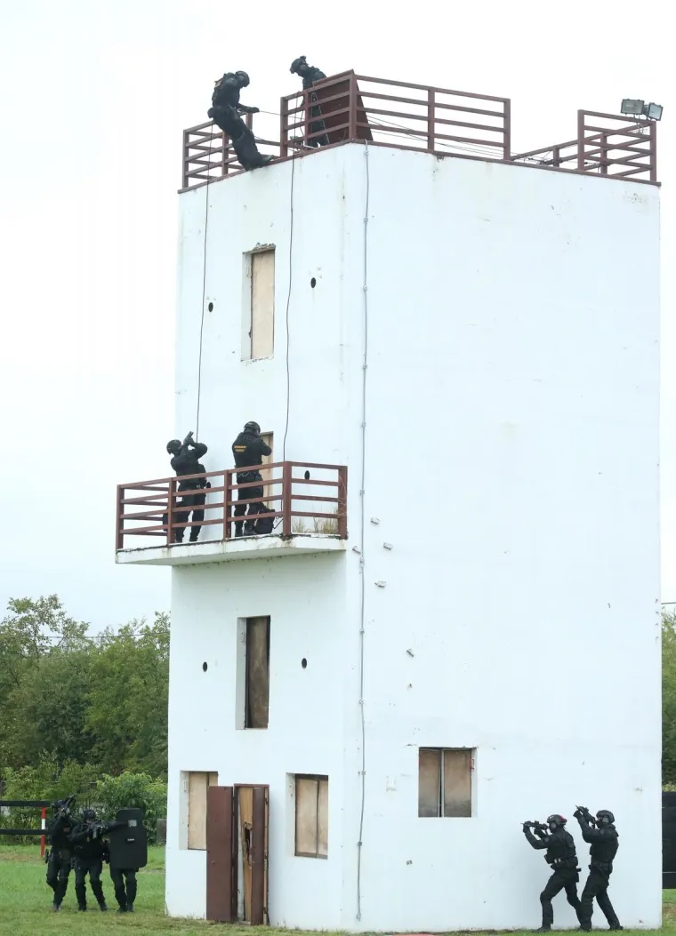 27. OBLJETNICA OSNUTKA ANTITERORISTIČKE JEDINICE LUČKO: Specijalci na vježbi pokazali spremnost