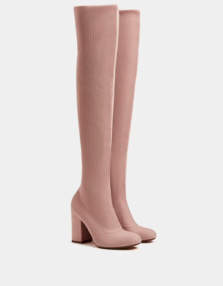 Visoke čizme u čarapa stilu rose gold boje, Bershka, 449,90 kuna