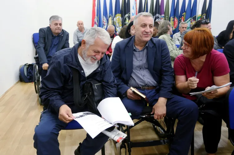 IZVANREDNA KONFERENCIJA HOS-A: Potvrđeno premještanje ploče s natpisom 'Za dom spremni'