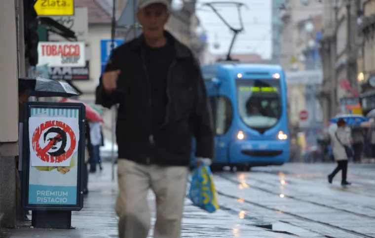 Ulice Zagreba osvanule oblijepljene naljepnicama s prekriženom glavom Zdravka Mamića