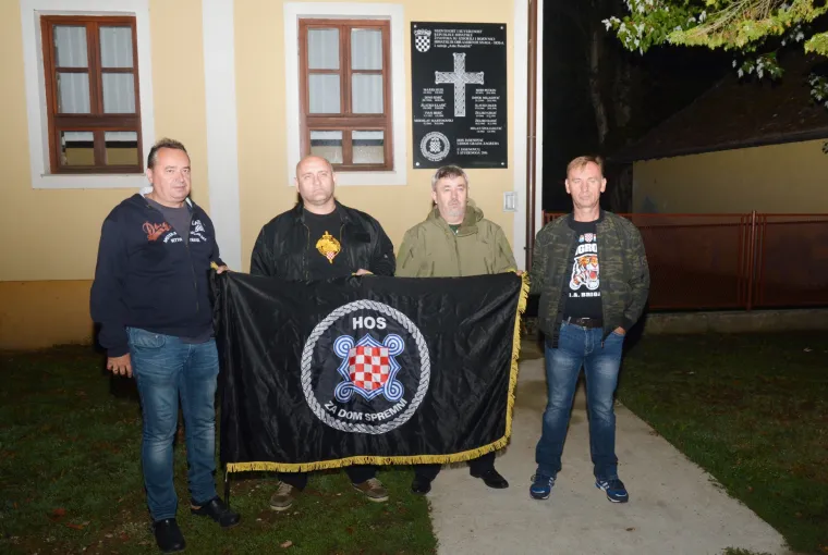 Ploča HOS-a noćas nije uklonjena, nije bilo ni najavljenih okupljanja HOS-ovaca