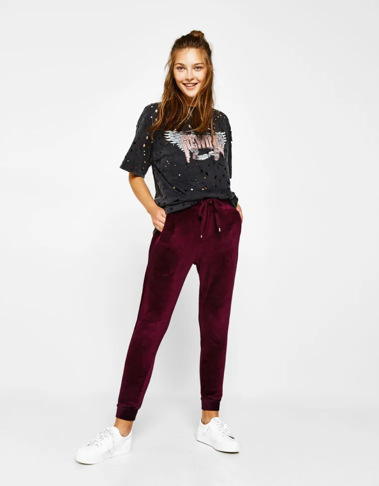 Jogger hlače od pli&scaron;a, Bershka, 129,90 kuna