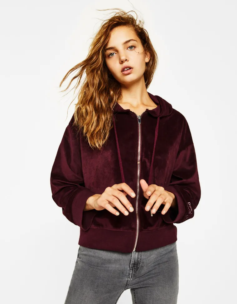 Sportska majica od pli&scaron;a s kapuljačom, Bershka, 169,90 kuna