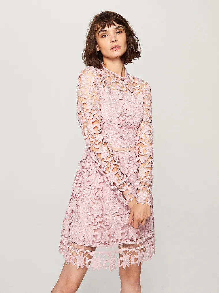 Millennial pink čipkasta haljina, 282,54 kune