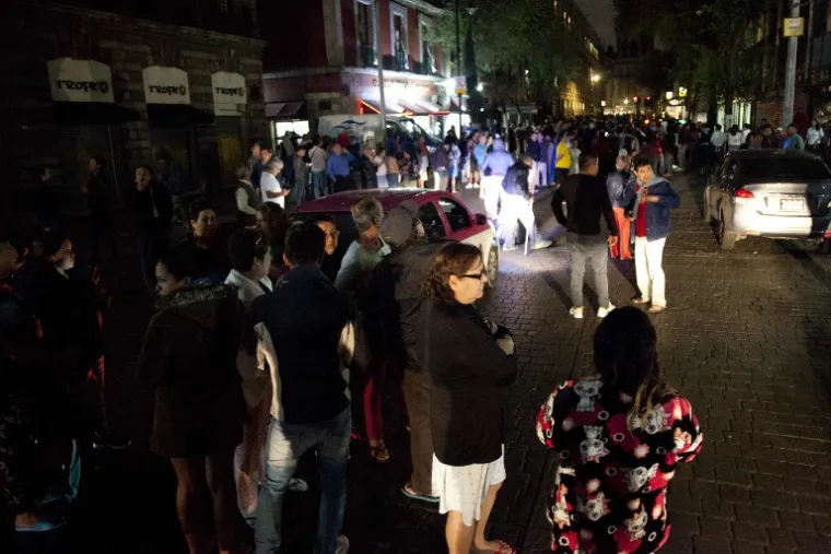 NAJJAČI POTRES OD 1985. POGODIO MEKSIKO: Stanovnici u panici u pidžamama istrčali na ulice