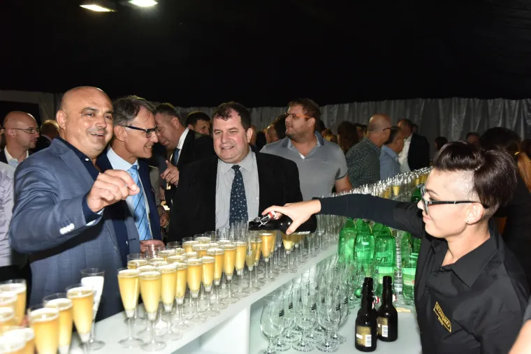 Buzet: Istarska pivovara predstavila prvi pivski pjenu&scaron;ac na svijetu