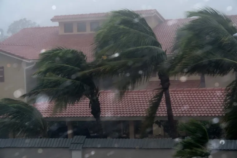 POGLEDAJTE RAZORNE POSLJEDICE URAGANA: Evo kako izgleda Miami nakon što je kroz njega protutnjala Irma