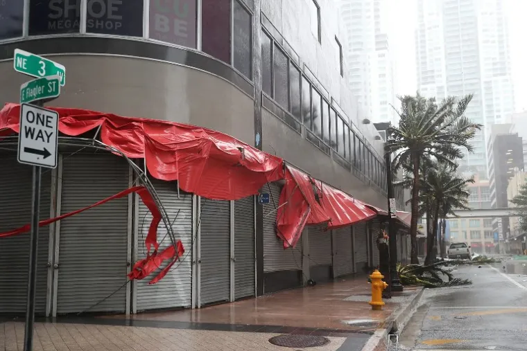 POGLEDAJTE RAZORNE POSLJEDICE URAGANA: Evo kako izgleda Miami nakon što je kroz njega protutnjala Irma