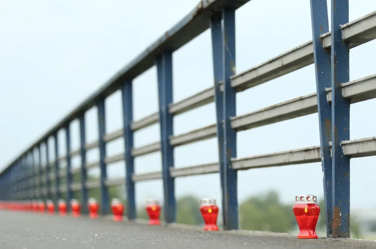 683 lampiona na zagrebačkom Mostu slobode za svaku osobu koja je pro&scaron;le godine počinila suicid