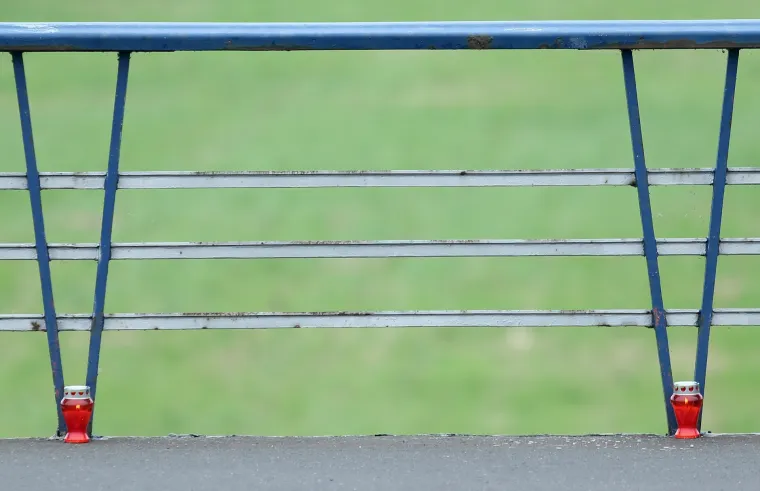 683 lampiona na zagrebačkom Mostu slobode za svaku osobu koja je pro&scaron;le godine počinila suicid