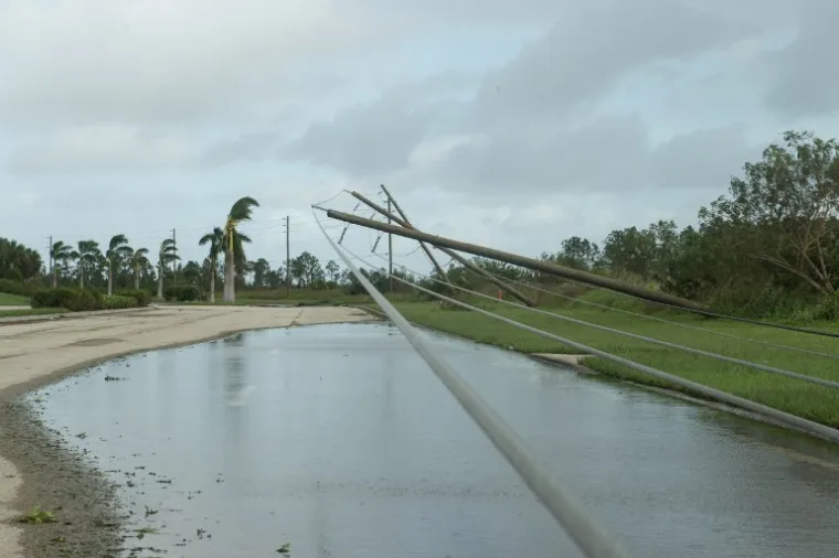 Potopljene žice za struju nakon uragana Irma na Floridi.