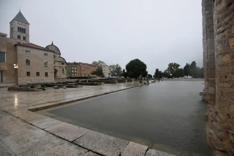 OLUJNA KI&Scaron;A POTOPILA ZADAR: Pod vodom Rimski forum, podzemne garaže, poslovni prostori i stanovi