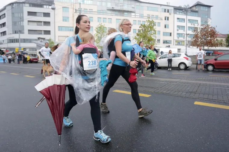 Utrka Mliječna staza - za najmanje i najmlađe trčalo i oko 400 djece