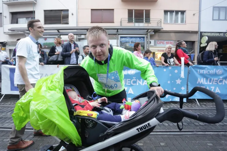 Utrka Mliječna staza - za najmanje i najmlađe trčalo i oko 400 djece