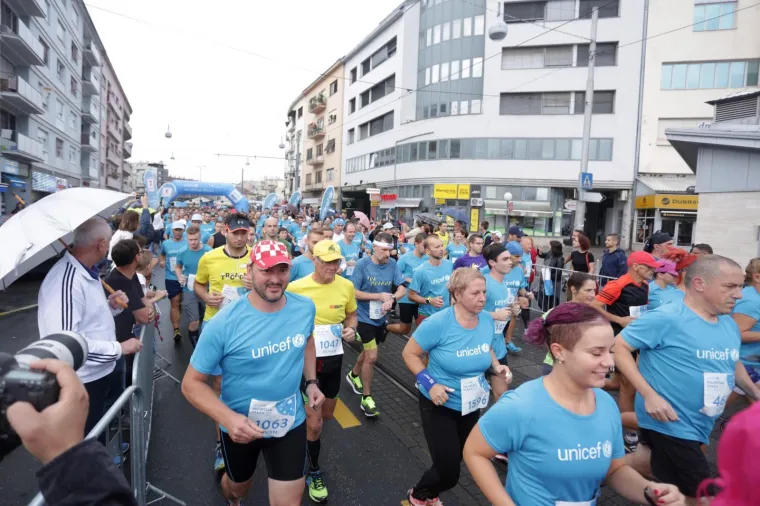 Utrka Mliječna staza - za najmanje i najmlađe trčalo i oko 400 djece