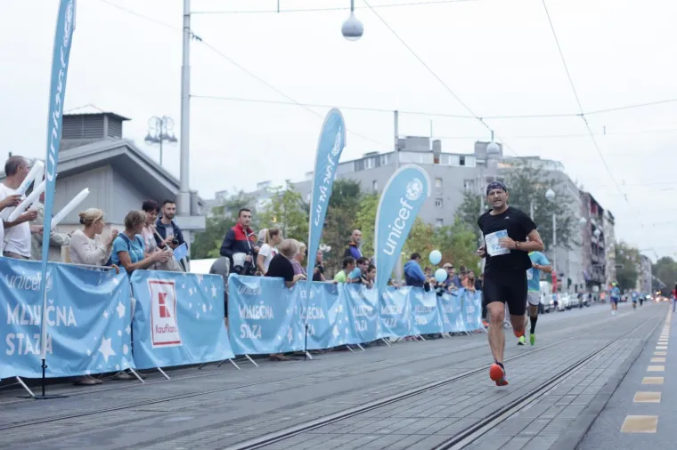 Utrka Mliječna staza - za najmanje i najmlađe trčalo i oko 400 djece