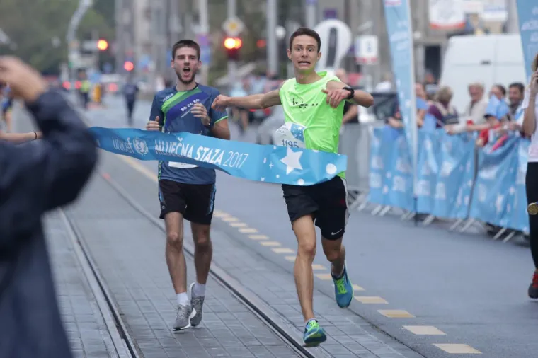 Utrka Mliječna staza - za najmanje i najmlađe trčalo i oko 400 djece