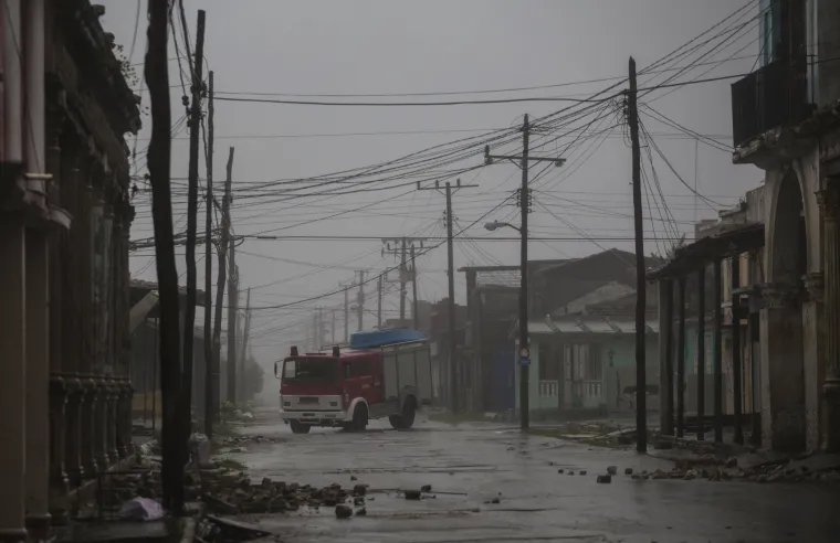 Havanu pogodili valovi visoki čak 11 metara