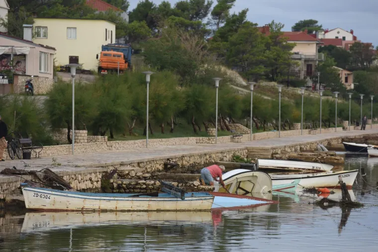 IZVANREDNO STANJE U NINU: Bujica vode srušila oba mosta koja povezuju stari grad