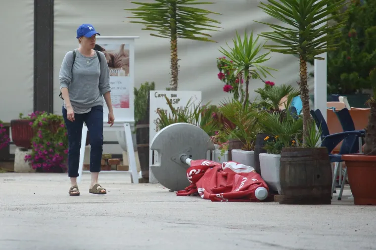 ZVIJEZDA MJUZIKLA MAMA MIA PROŠETALA VISOM: Iskoristila slobodan dan od snimanja i razgledala Komižu