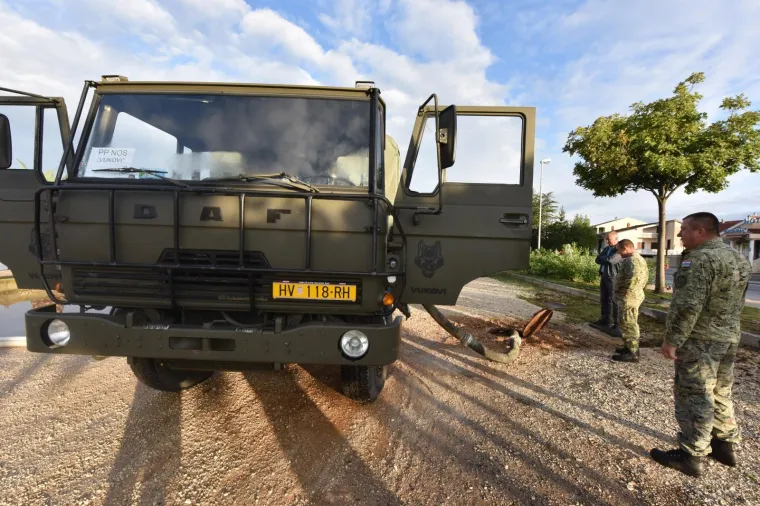 Suko&scaron;an: Vojska i vatrogasci saniraju &scaron;tetu koju je Zadarskoj županiji nanijela ciklona Gracija