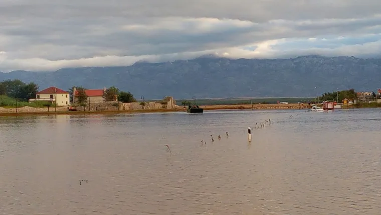 U Nin stigla amfibija, dijelovi Zadra i dalje su poplavljeni