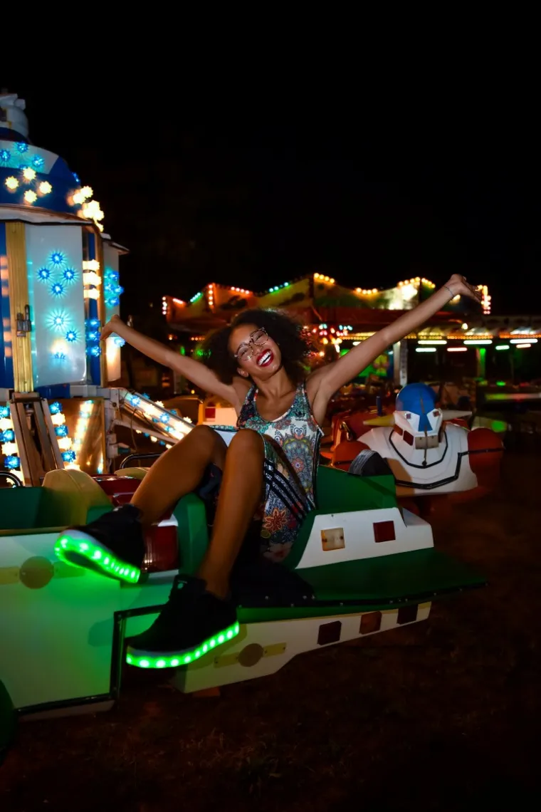 Stigle najoriginalnije tenisice ikad - LED lampice za veselu jesen