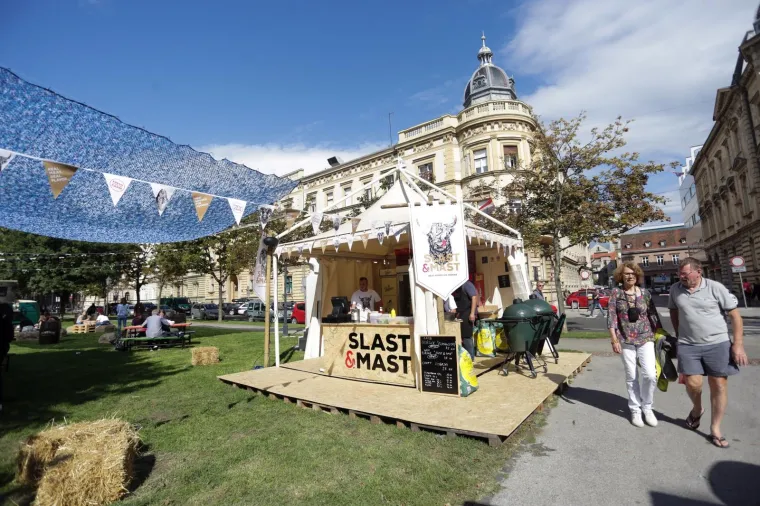 HRPA FINOG MESA, UMAKA, DODATAKA I DOBROG RASPOLOŽENJA: Centar Zagreba opijen miomirisima, počeo je 2. Zagreb burger festival