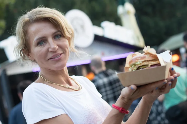 HRPA FINOG MESA, UMAKA, DODATAKA I DOBROG RASPOLOŽENJA: Centar Zagreba opijen miomirisima, počeo je 2. Zagreb burger festival