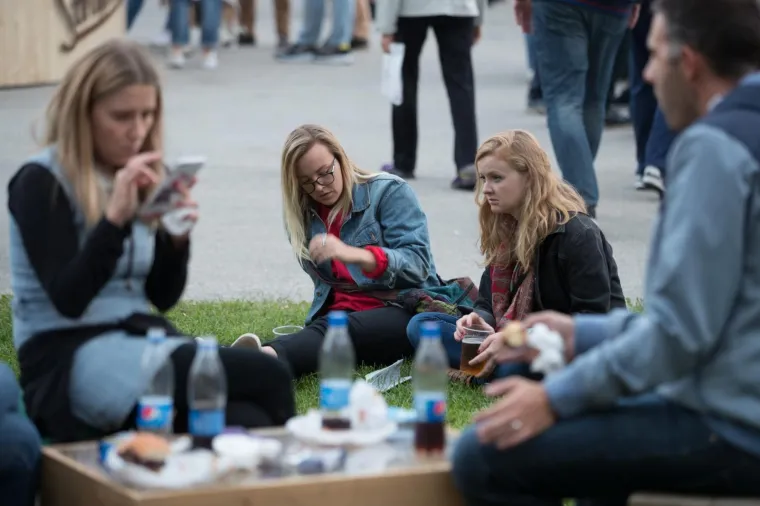 HRPA FINOG MESA, UMAKA, DODATAKA I DOBROG RASPOLOŽENJA: Centar Zagreba opijen miomirisima, počeo je 2. Zagreb burger festival