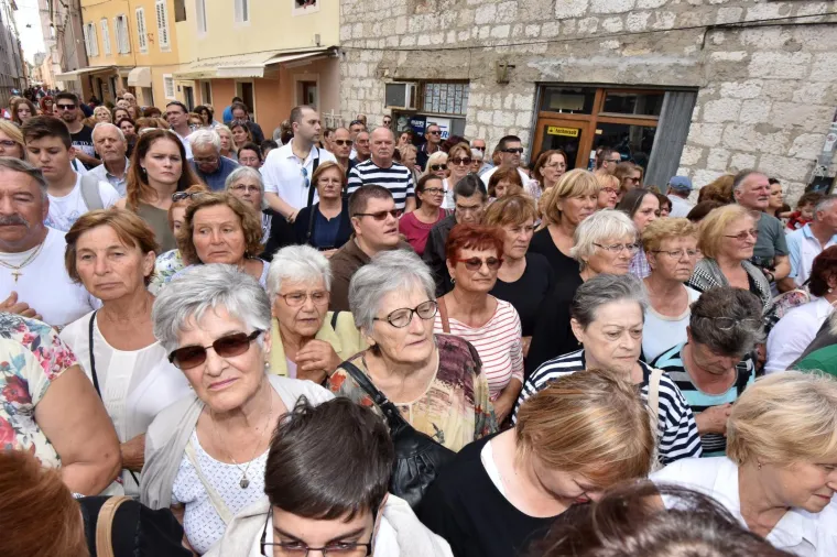 SVETAC SE VRATIO U ZADAR: Stotine vjernika dočekalo tijelo Leopolda Mandića