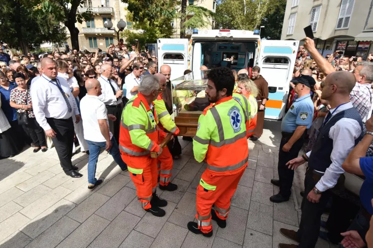 SVETAC SE VRATIO U ZADAR: Stotine vjernika dočekalo tijelo Leopolda Mandića